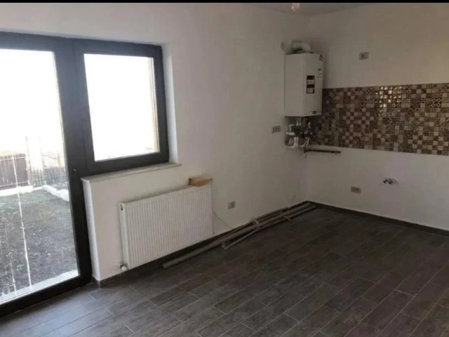 Apartament 3 camere - Miroslava