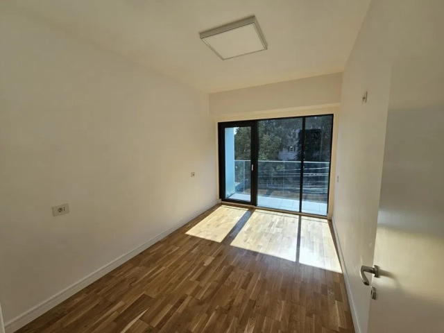 Apartament 3 camere - Podu Ros