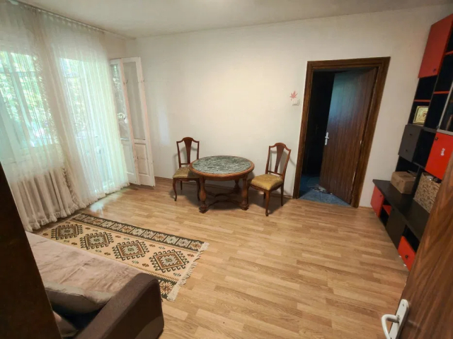 Podu Ros apartament  50 mp, 2 camere,  semidecomandat, de inchiriat,  (Cantemir) 162649