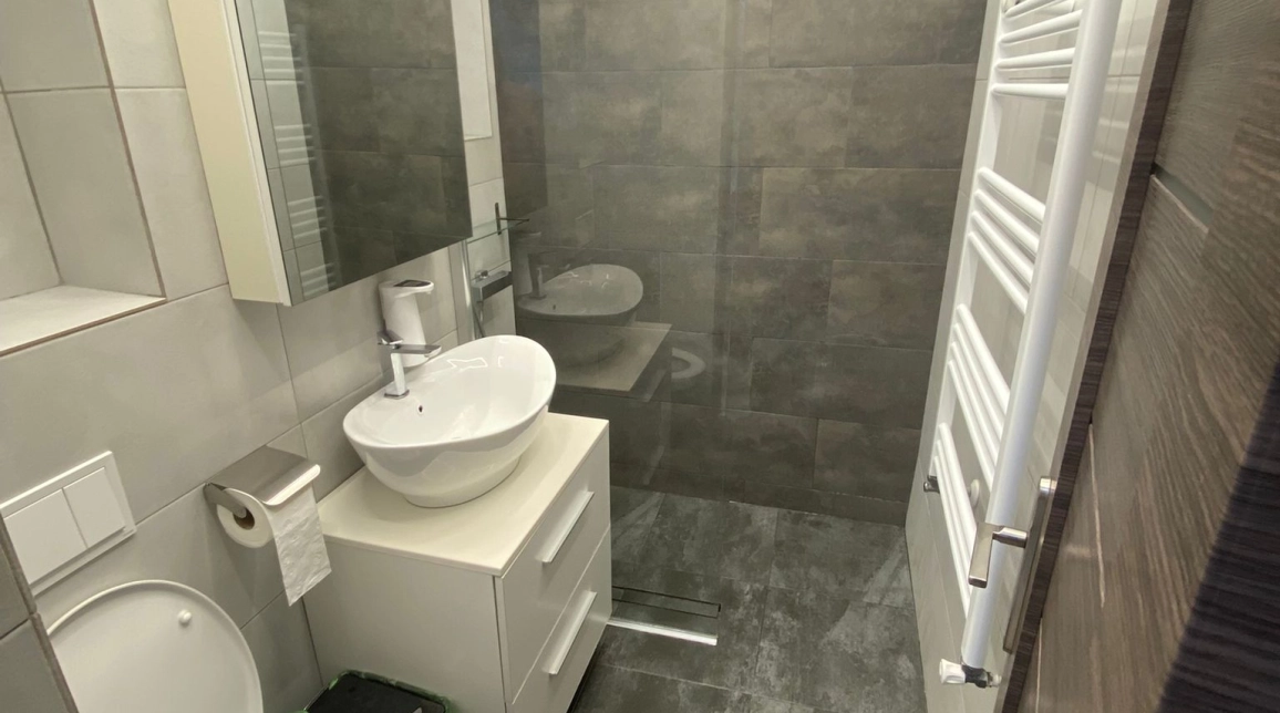 Oferta 3 camere, semidecomandat, 67 mp, de vanzare apartament in zona Podu Ros,  bld Tutora imagine 6