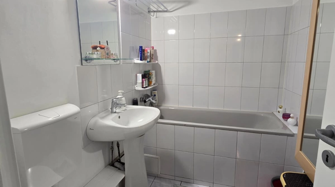 Oferta De vanzare apartament, 3 camere, decomandat, 70 mp, CUG,  Providenta imagine 11