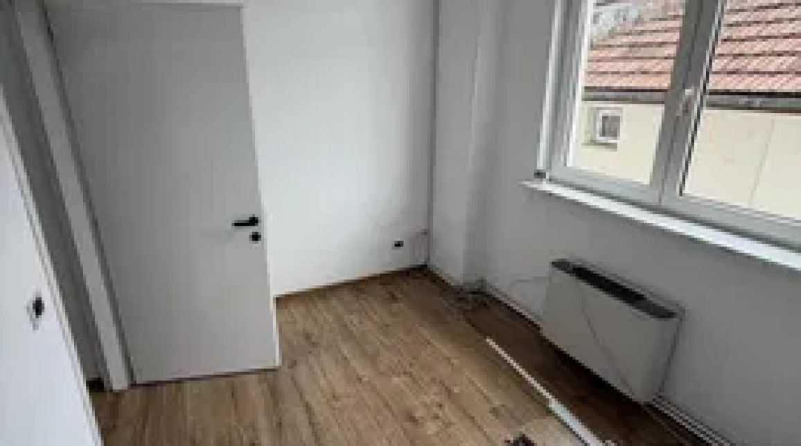 Oferta Spatiu comercial de inchiriat Central Cinematograf 30mp  imagine 1
