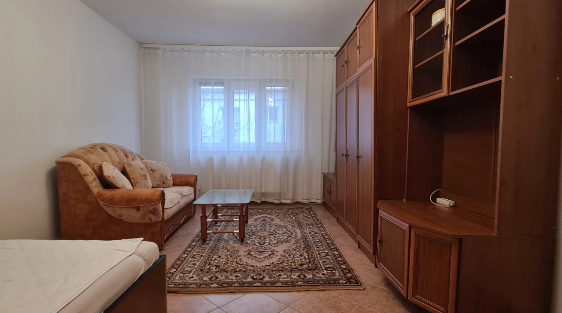 Oferta Apartament de inchiriat, 1 camera, decomandat, 34 mp, Podul de Fier imagine 1