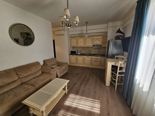 Apartament de inchiriat, 2 camere,  semidecomandat,  40 mp, Centru,  (Palas Mall) 162110