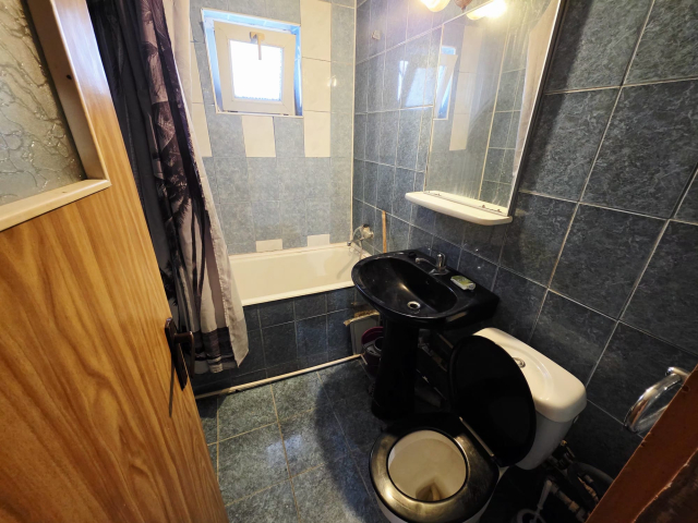 De vanzare apartament, 3 camere,  semidecomandat,  54 mp, Dacia,  (Bicaz) 162177
