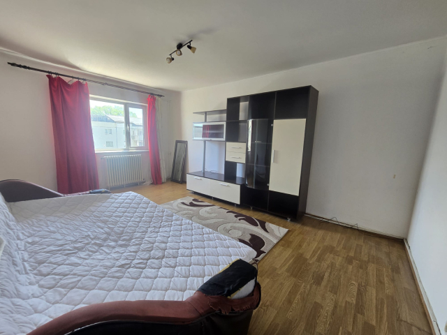 De vanzare apartament, 3 camere,  decomandat,  70 mp, Nicolina,  (Prima statie - Puffy Pizza) 163177