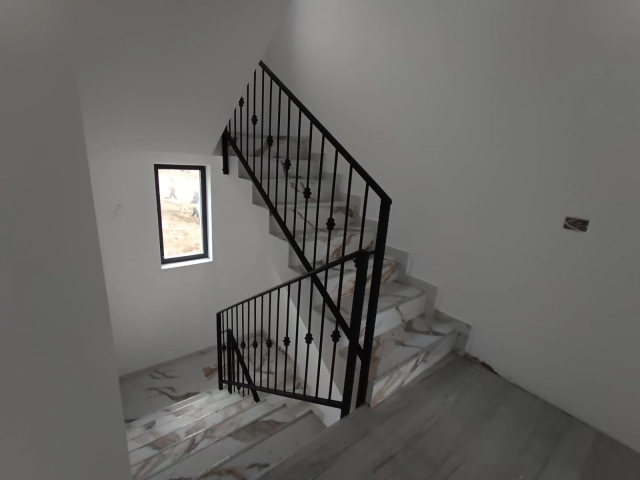 Apartament 4 camere - Rediu