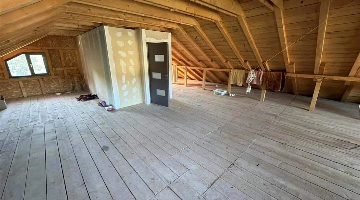Oferta 3 camere, 94 mp, de vanzare casa in zona Tomesti,  inainte de biserica imagine 4
