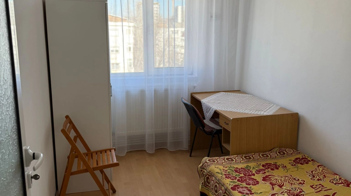 Oferta Dacia apartament 57 mp, 3 camere, decomandat, de inchiriat,  Coliba Moldovenlior imagine 2