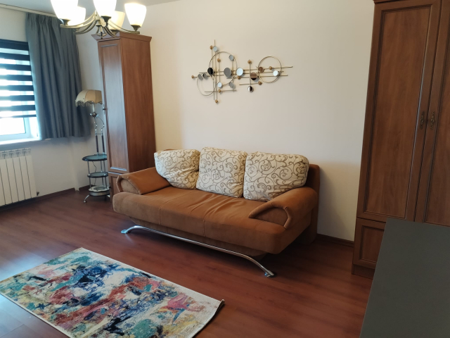 De inchiriat apartament, 2 camere,  decomandat,  60 mp, Centru,  (UMF ) 163132