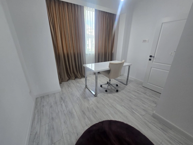 Apartament 5 camere - Valea Lupului