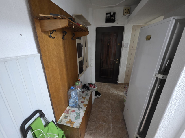 Alexandru cel Bun apartament  41 mp, 2 camere,  nedecomandat, de vanzare,  (Piata Voievozilor) 163409