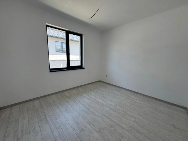 Apartament 4 camere - Valea Adanca
