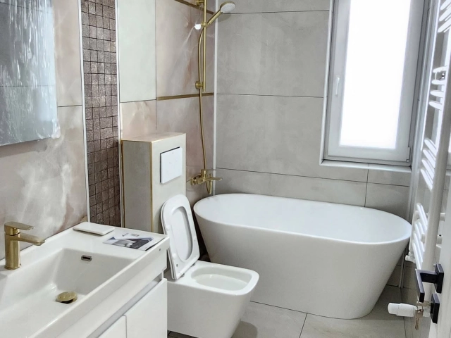 Apartament 4 camere - Uricani