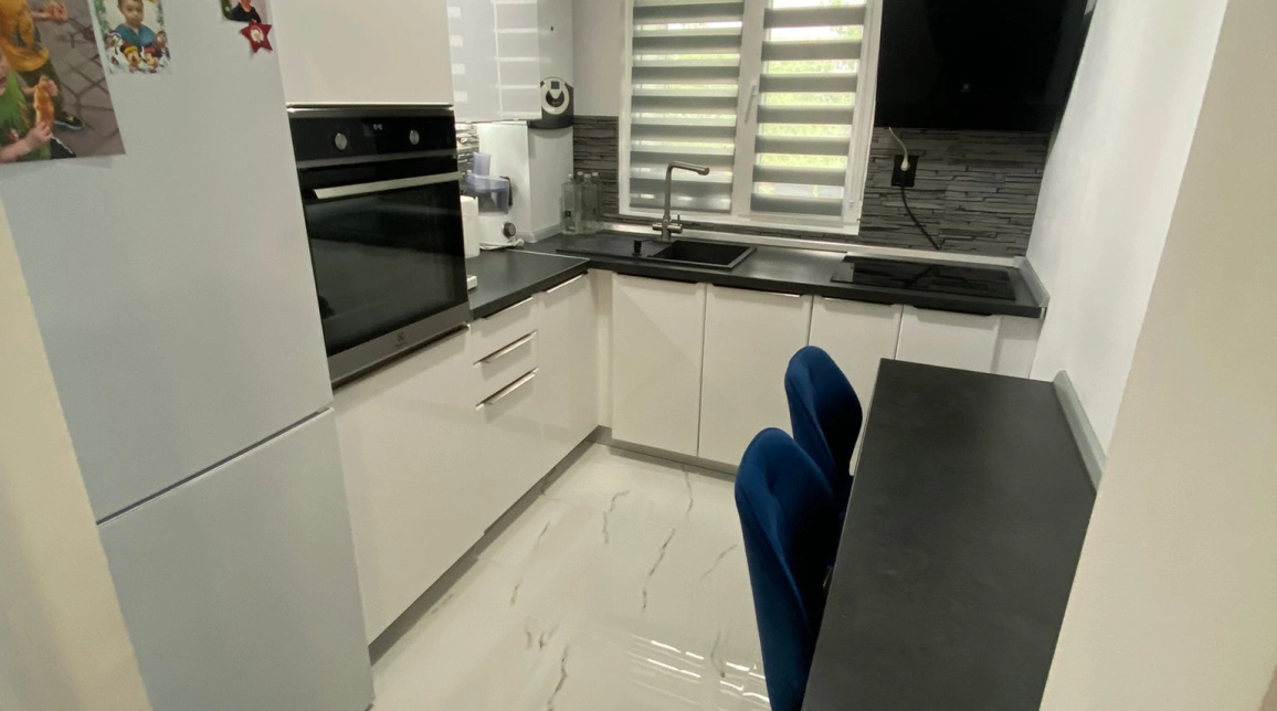 Oferta 3 camere, semidecomandat, 67 mp, de vanzare apartament in zona Podu Ros,  bld Tutora imagine 1