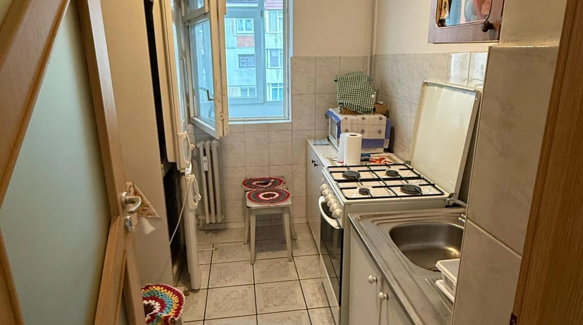 Oferta Podul de Fier apartament 47 mp, 2 camere, decomandat, de vanzare,  In apropiere Tudor Vladimirescu imagine 4