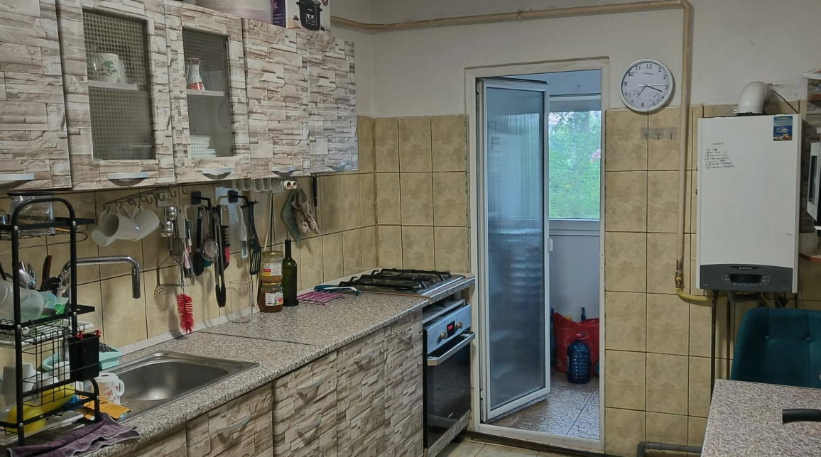 Oferta 3 camere, decomandat, 70 mp, de vanzare apartament in zona Metalurgie,  Profi-Bulevardul Chimiei imagine 1