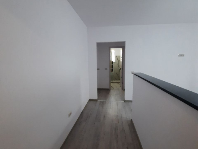 Apartament de vanzare, 2 camere,  semidecomandat,  50 mp, Precista,  (Laguna / Scoala nr 4) 162905