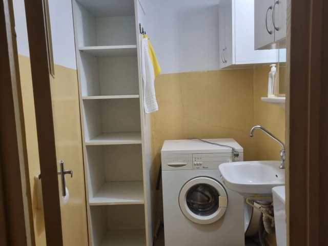 Apartament 3 camere - Centru
