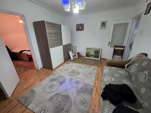 Alexandru cel Bun apartament  41 mp, 2 camere,  nedecomandat, de vanzare,  (Piata Voievozilor) 163409