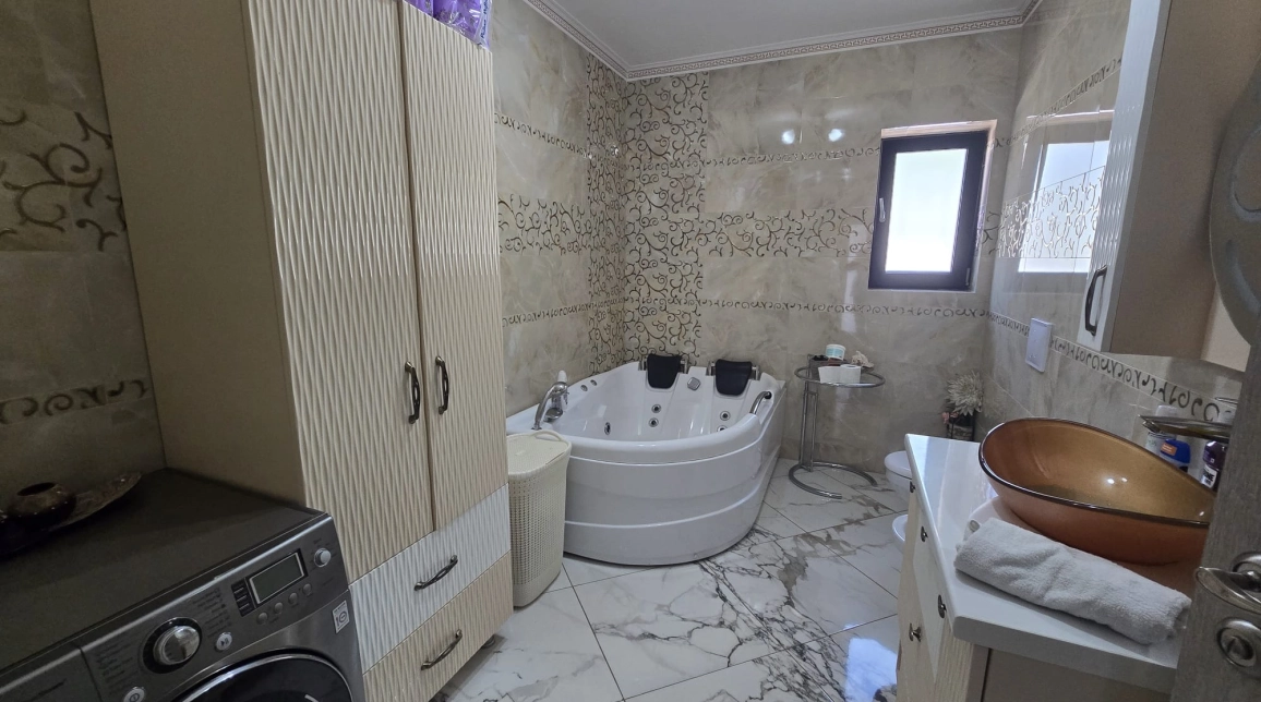 Oferta De vanzare casa, 5 camere, 180 mp, Visani,  700m de Freya imagine 18