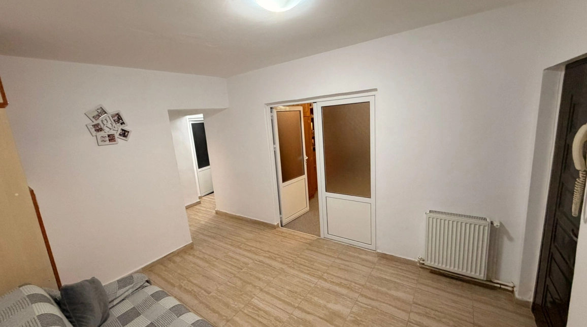 Oferta Dacia apartament 65 mp, 2 camere, decomandat, de vanzare,  Bicaz imagine 2