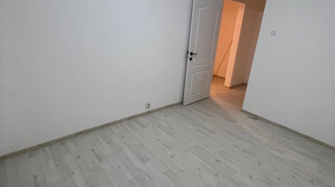 Oferta Apartament de vanzare, 3 camere, decomandat, 70 mp, Tomesti,  Dupa Family Market imagine 3