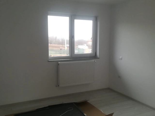 Apartament 4 camere - Miroslava