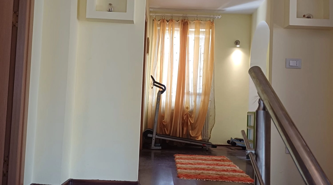 Oferta Casa de vanzare, 4 camere, 299 mp, Breazu,  Rediu  imagine 8