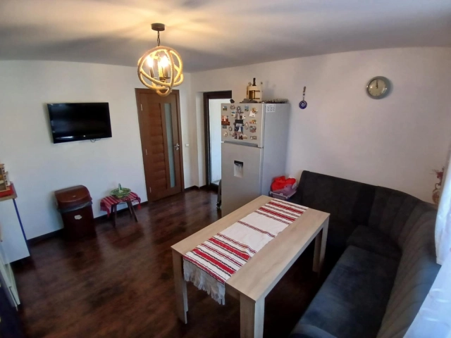 Apartament 3 camere - Breazu