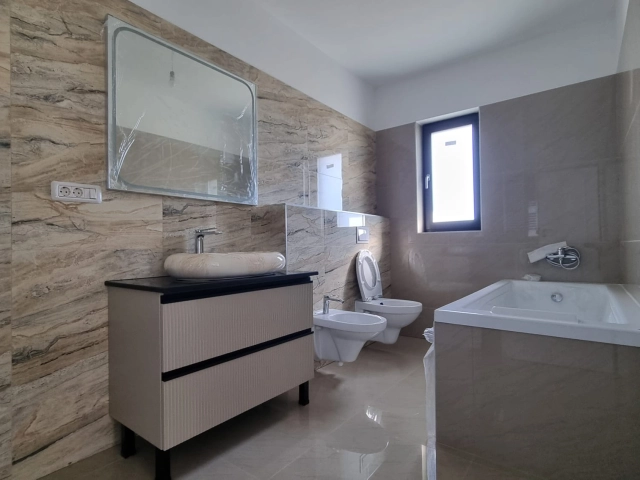 Apartament 4 camere - Bucium