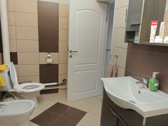 Apartament 5 camere - Aroneanu