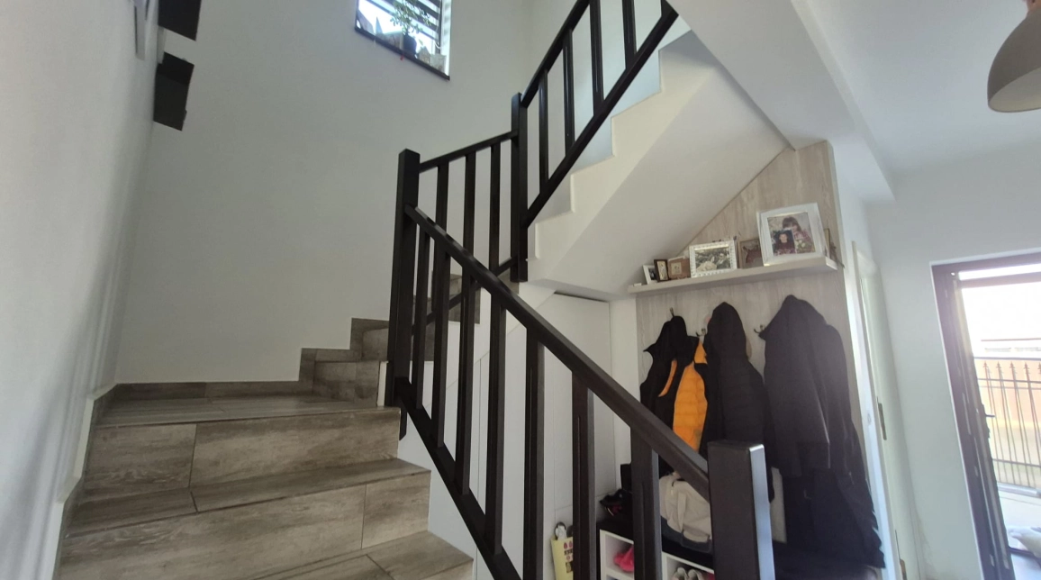 Oferta De vanzare casa, 5 camere, 110 mp, Miroslava,  Transanapet imagine 5