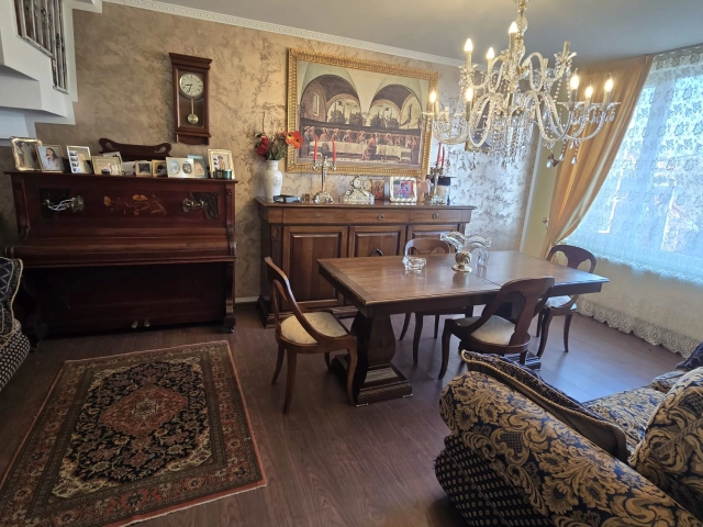 Apartament 5 camere - Breazu