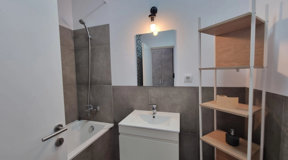 Oferta Podu Ros apartament 70 mp, 2 camere, semidecomandat, de inchiriat,  Silk District imagine 8