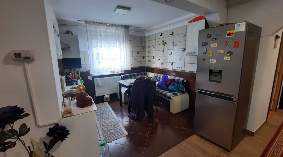 Oferta Apartament de vanzare, 4 camere, decomandat, 90 mp, Precista,  Scoala Nr 10 (Nicu Albu) imagine 2