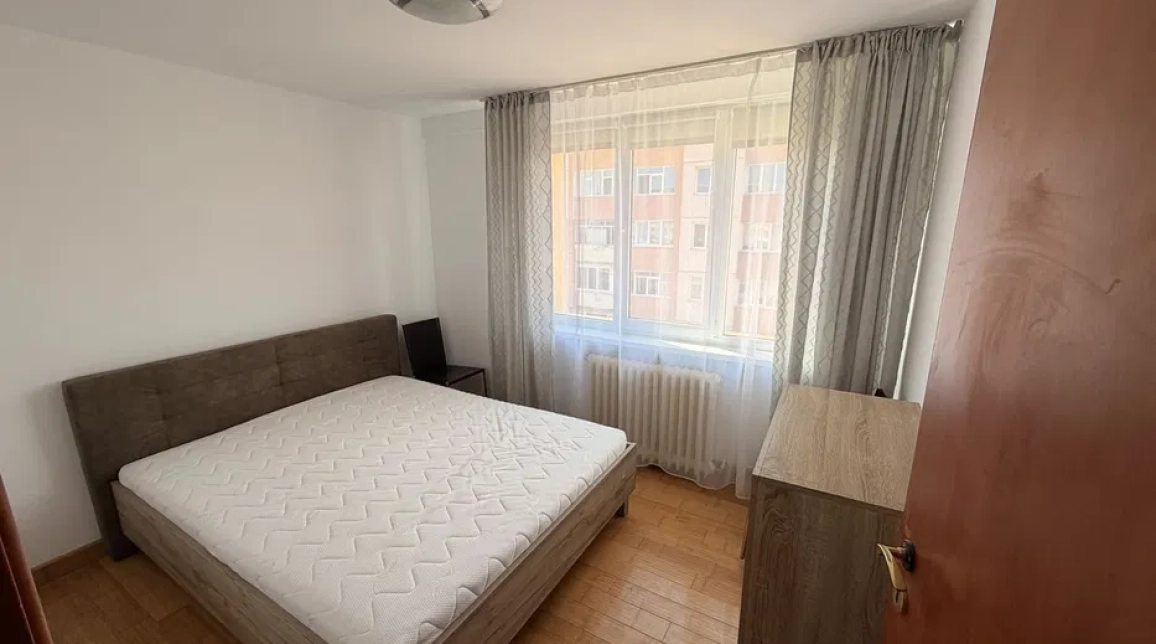 Oferta Apartament de vanzare, 4 camere, decomandat, 74 mp, Calea Romanului imagine 3