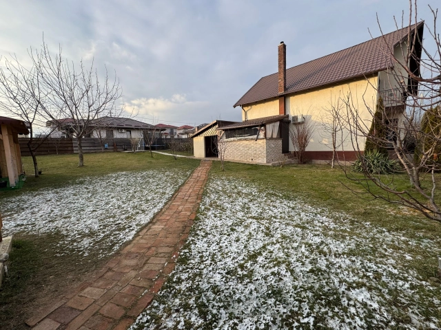 Apartament 5 camere - Lunca Cetatuii