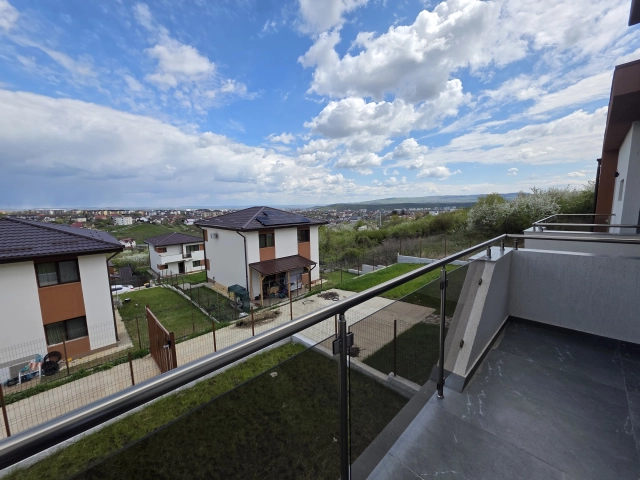 Apartament 3 camere - Miroslava