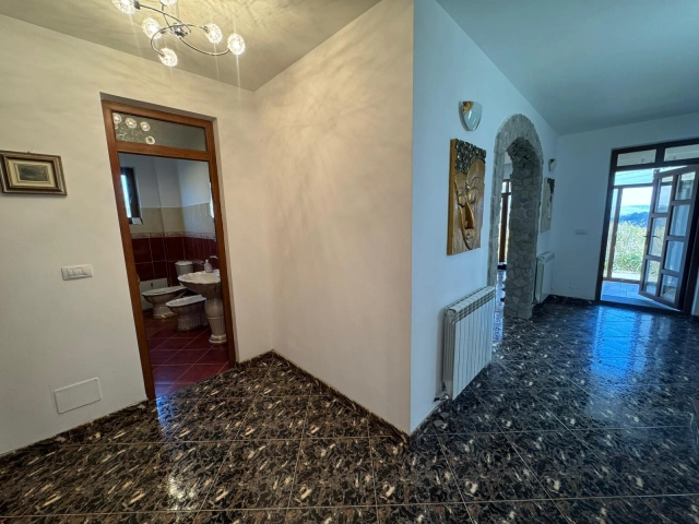 Apartament 4 camere - Tomesti