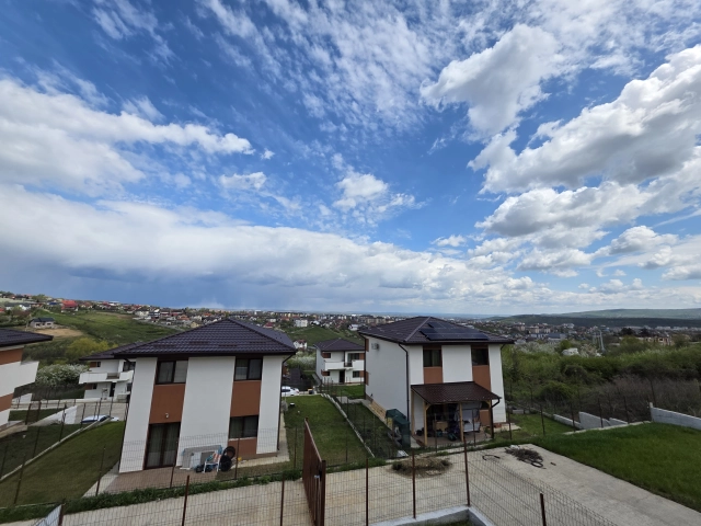 Apartament 3 camere - Miroslava