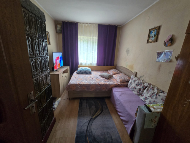 De vanzare apartament, 3 camere,  decomandat,  52 mp, Miroslava,  (Family Market) 162487