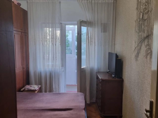Apartament 3 camere - Centru