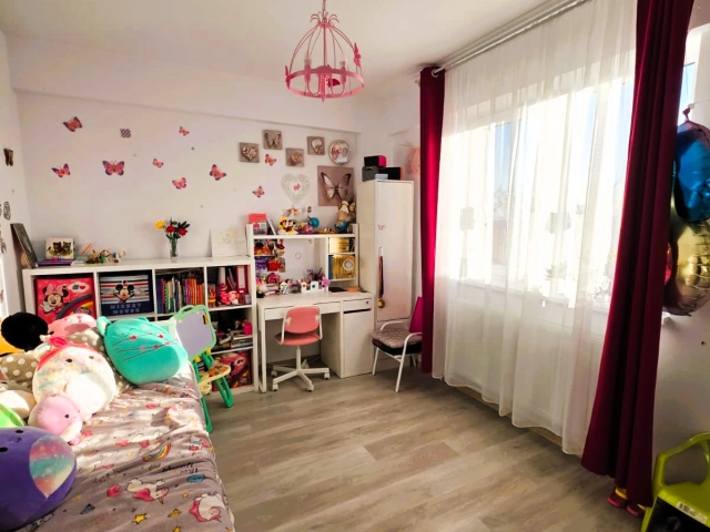 Apartament 3 camere - Podul de Fier