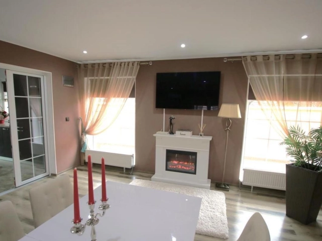 Apartament 3 camere - Miroslava