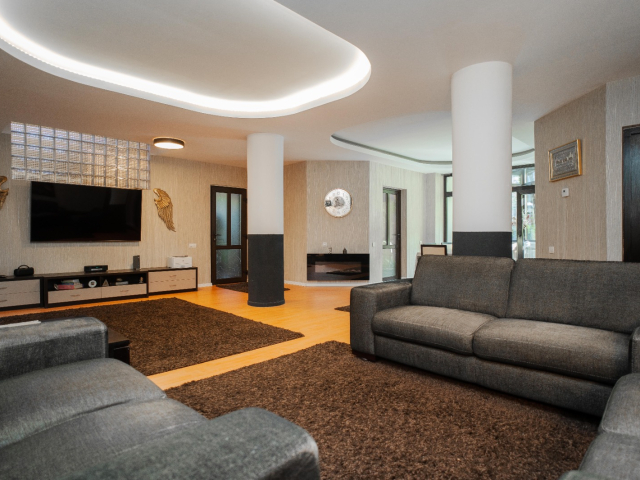 10 camere,  634mp, de vanzare vila in zona Tatarasi,  (Piata Chirila) 160608