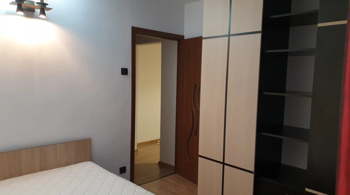 Oferta De inchiriat apartament, 2 camere, semidecomandat, 42 mp, Podu Ros,  Casa Sindicatelor imagine 2