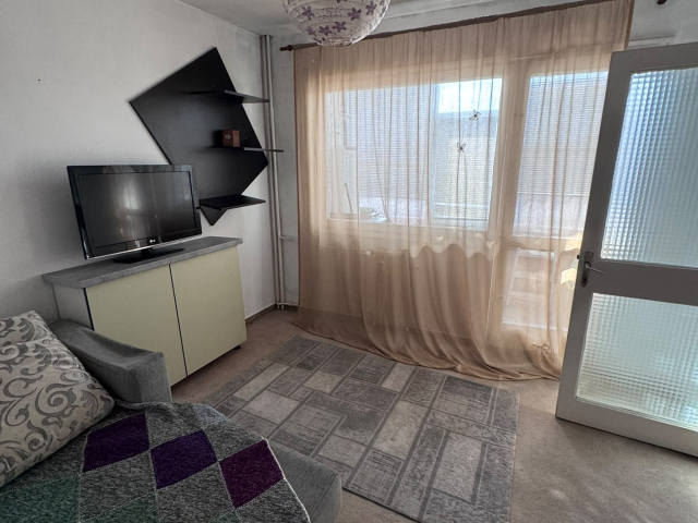 De vanzare apartament, 2 camere,  nedecomandat,  50 mp, Podu Ros,   162997
