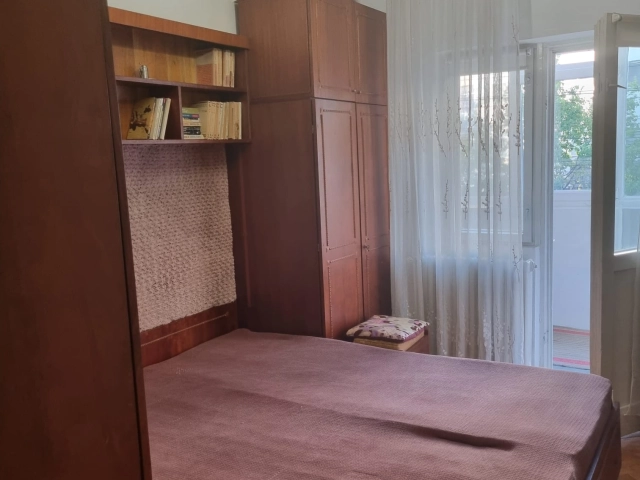 Apartament 3 camere - Centru