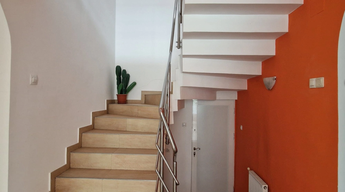 Oferta 4 camere, 180 mp, de vanzare casa in zona Bucium,   imagine 7